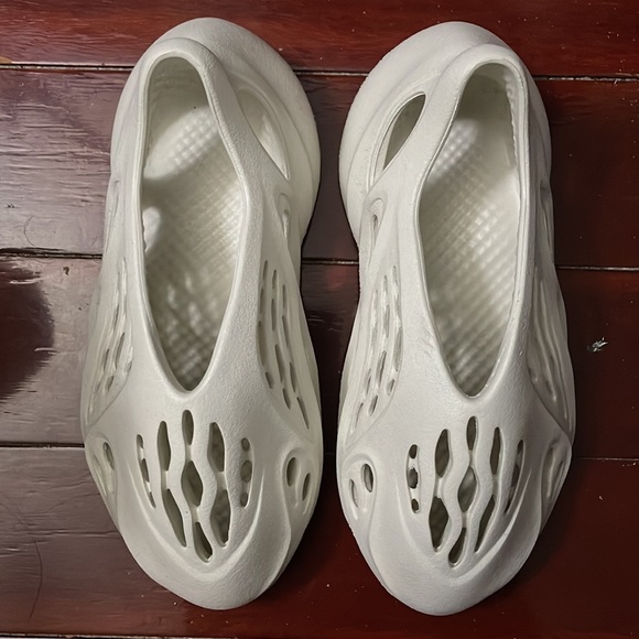 SOLD. Adidas Yeezy Foam Runner “Ararat” - Men’s Size 6 - Picture 3 of 6